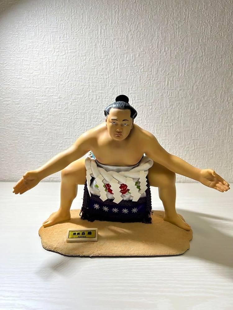 Amazon.co.jp: 相撲 横綱 白鵬 不知火型 土俵入り フィギュア : おもちゃ