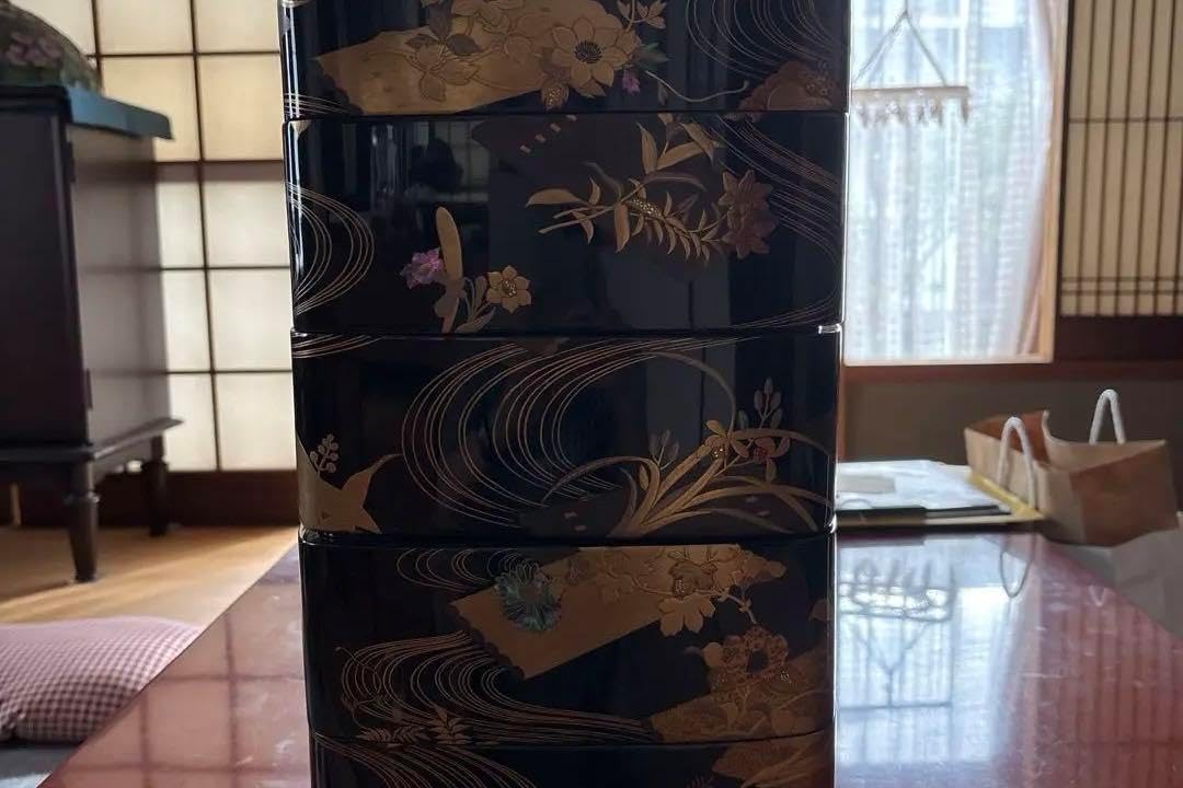 茶道具 輪島塗 天然木製 黒塗 金彩蒔絵 二段重箱 内朱共箱 茶道具