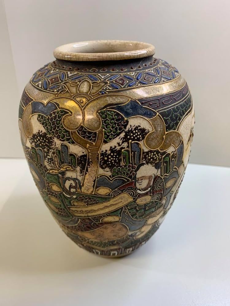 Amazon.co.jp: 古薩摩 薩摩焼 丸十字紋 金襴手 武者図 花瓶 飾り壺