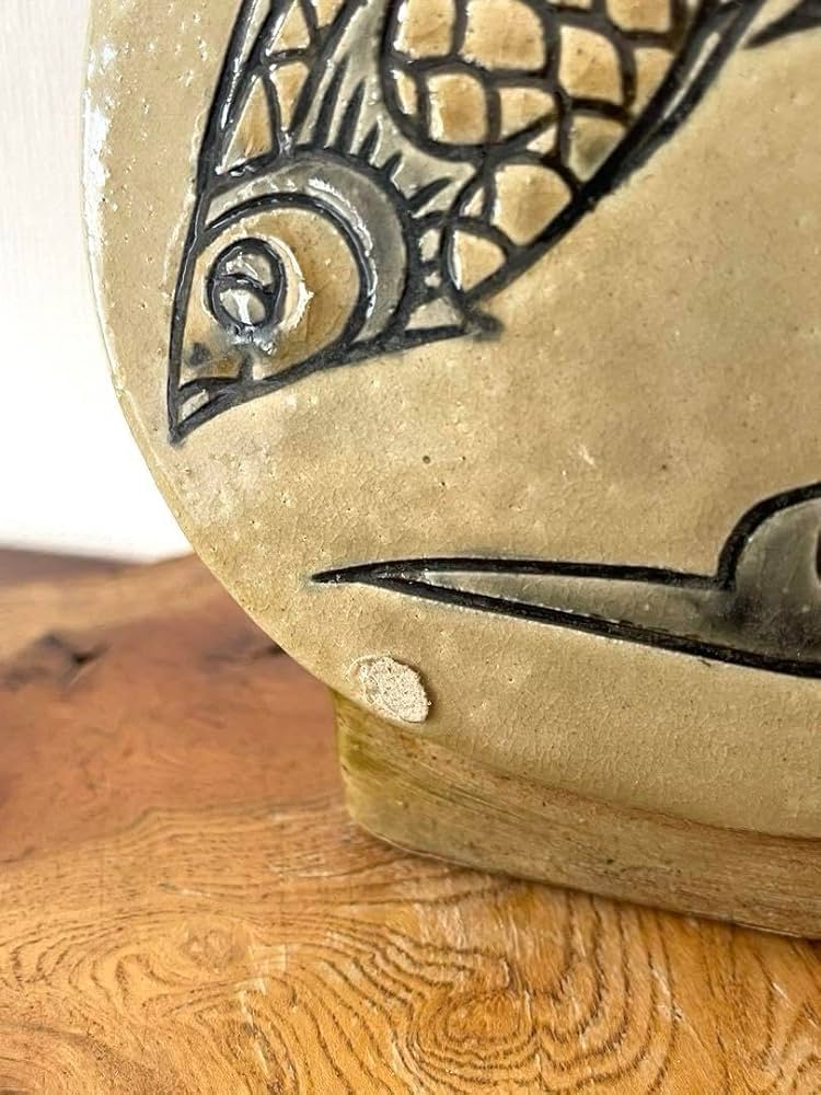 Amazon.co.jp: 壺屋焼 金城次郎長女 宮城須美子 魚紋花瓶 花入れ 沖縄