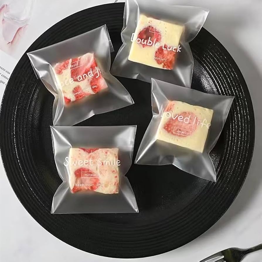 Amazon | 100枚 食品対応半透明袋 英字印刷 PP レーズンサンド袋