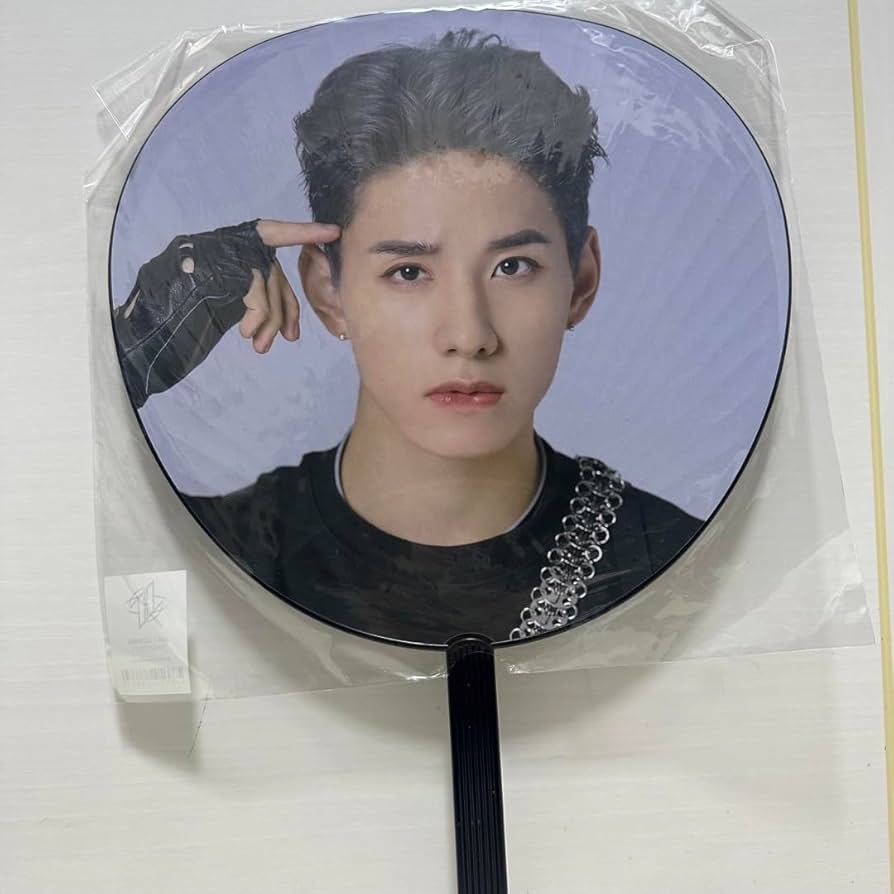 JO1 鶴房汐恩 直筆サイン入りボール BEYOND THE DARK 2025年最新】た