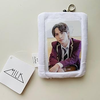 Amazon.co.jp: M!LK ミルク 店舗限定 フォトカード付 パスケース 吉田