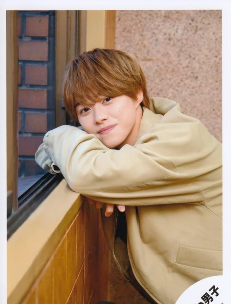 Amazon.co.jp: なにわ男子 公式 生 写真（大橋和也）J00656 : おもちゃ