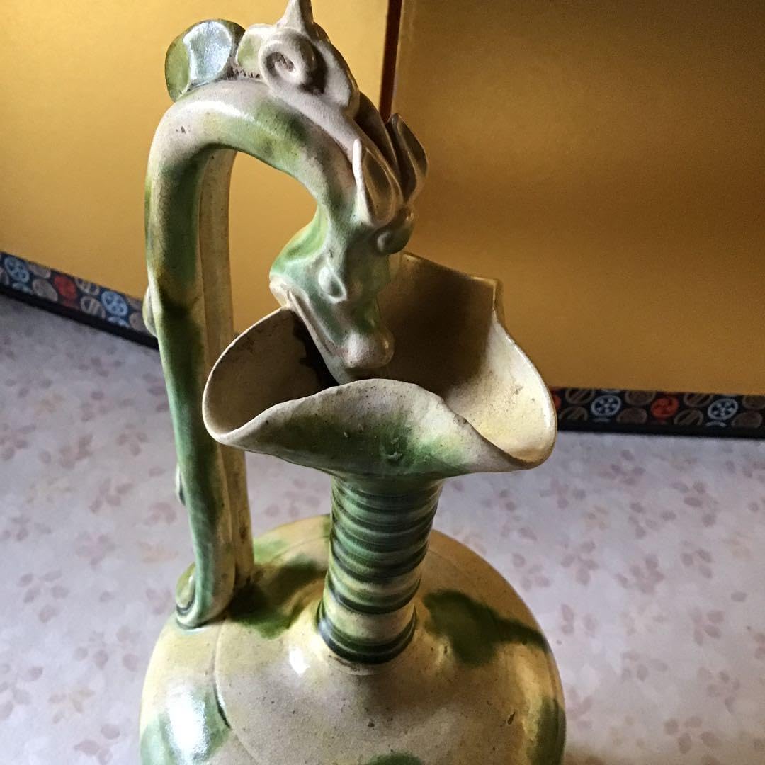 時代 唐綠黄秞竜耳瓶 中国 時代 唐綠黄秞竜耳瓶 中国 白釉龍耳瓶 文化遺産