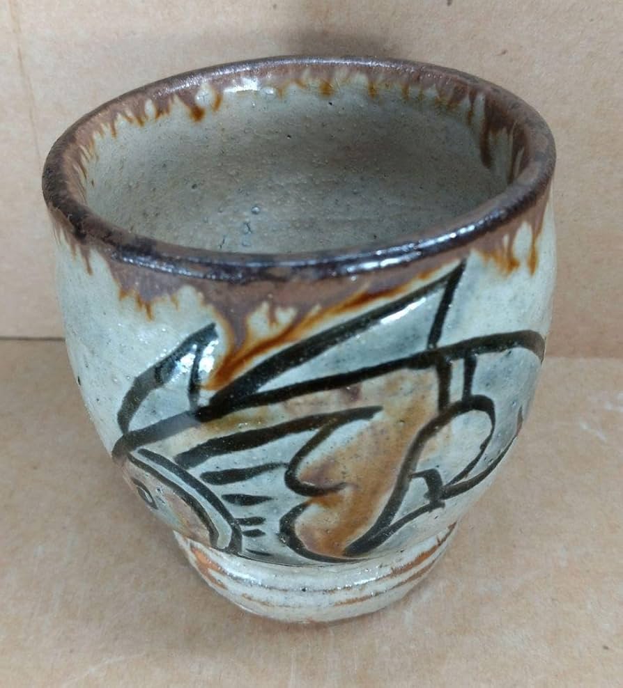 hn 人間国宝 金城次郎 壷屋焼マグカップ(笑魚海老紋カップ）栞 共箱 hn