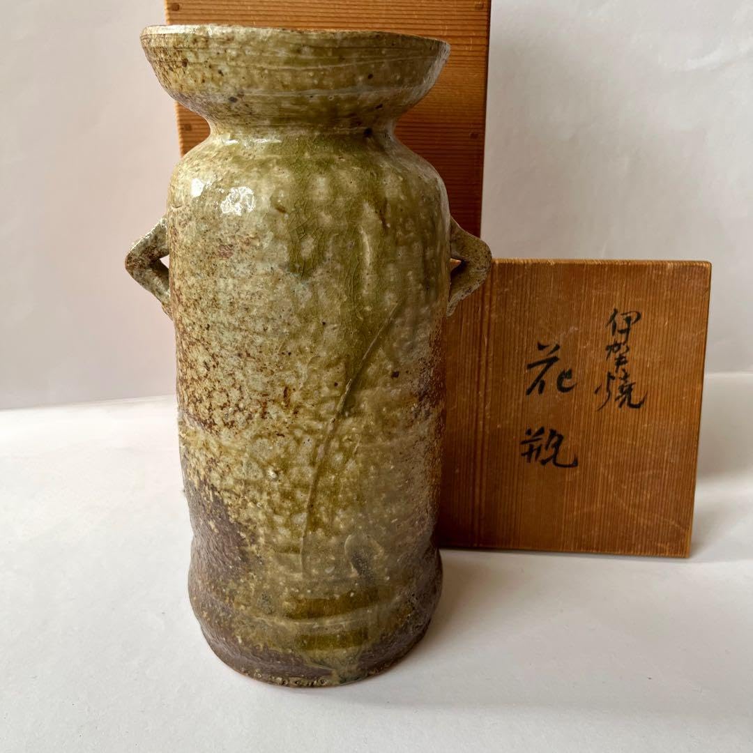 美しい古美術◾️蔵から見事な梅の木が描かれた釉薬