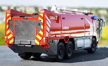 Amazon | △ 1/43 CARMICHAEL COBRA3 くうこう消防車 r | ミニカー