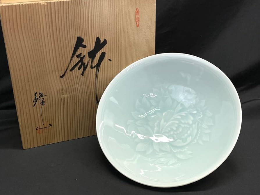 Amazon.co.jp: F318 保管品 久峰窯 浮牡丹文 白磁 青磁 大皿 直径22cm