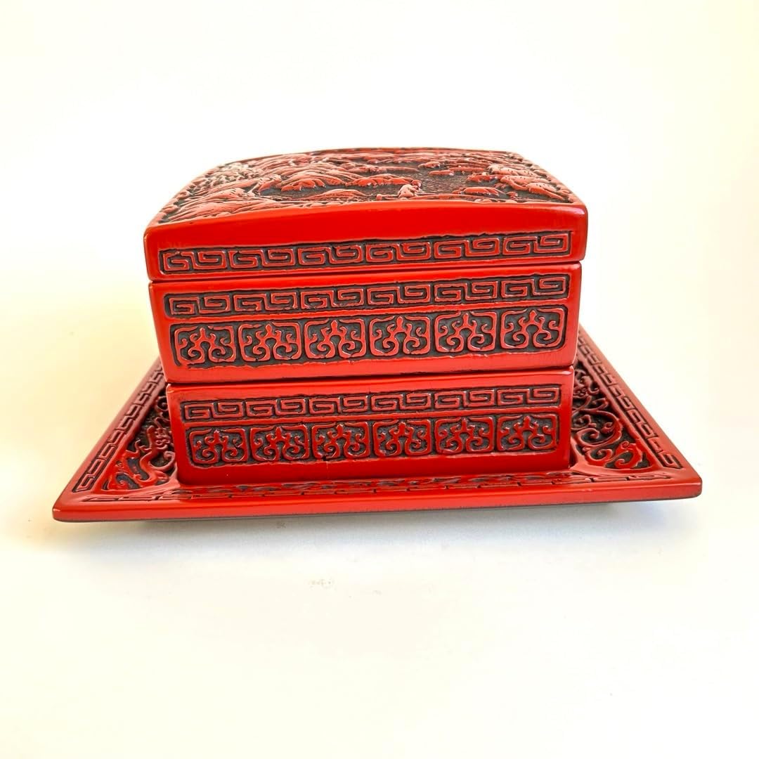 手彫り、中国堆朱の皿2枚