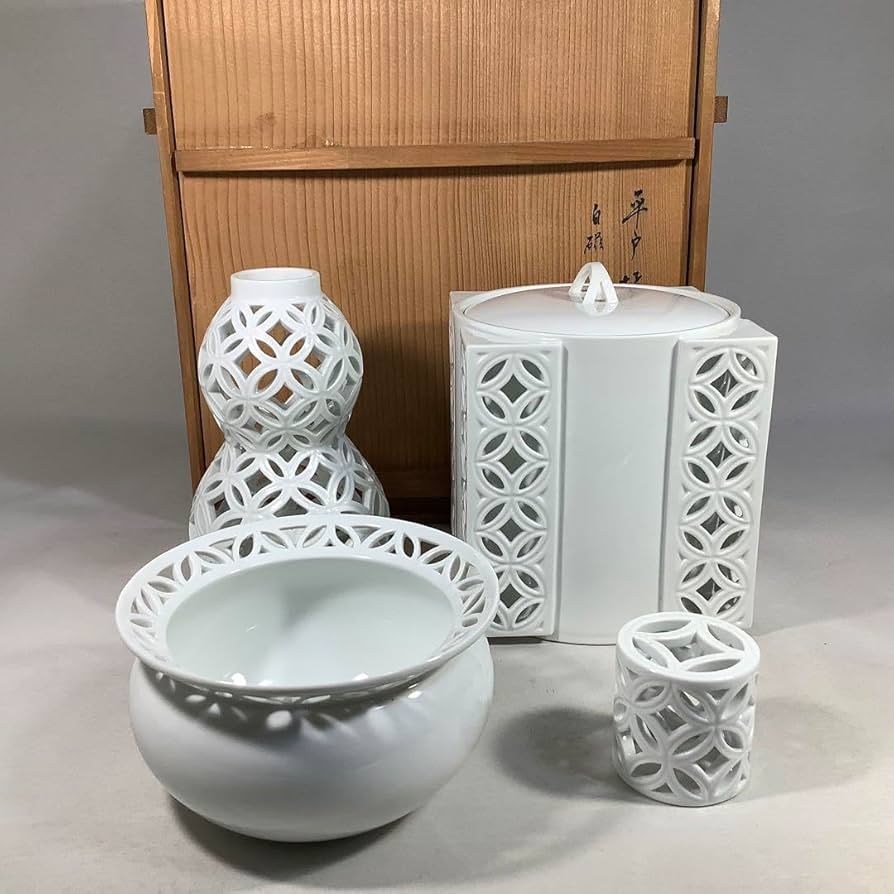 Amazon.co.jp: 平戸焼 白磁七宝透 皆具 横石嘉助 茶道具 : ホーム