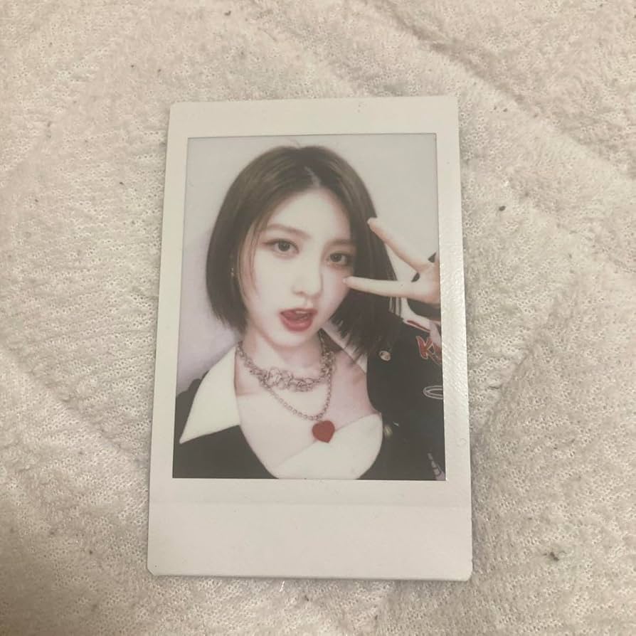 tripleS VV Kaede カエデ 直筆 サイン ポラロイド チェキ ポラ tripleS