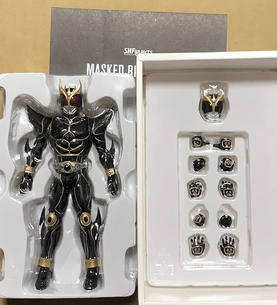 Amazon.co.jp: S.H.Figuarts（真骨彫製法） 仮面ライダークウガ