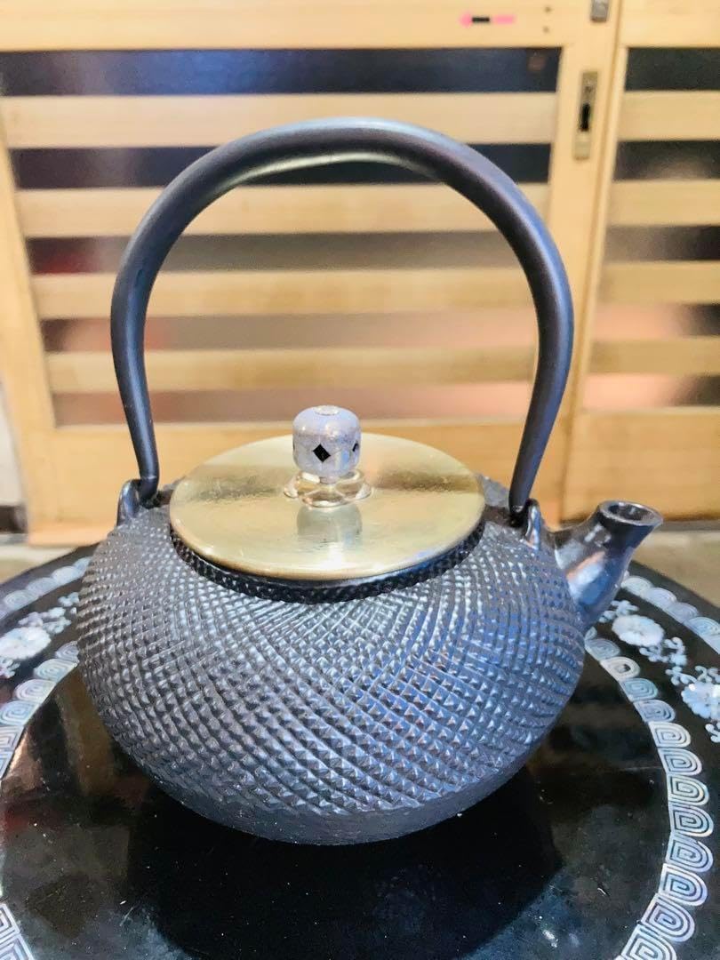 未使用品、南部喜州 (及川 喜徳)造 鍛治打袋鉉 18型 南部鉄瓶 南部