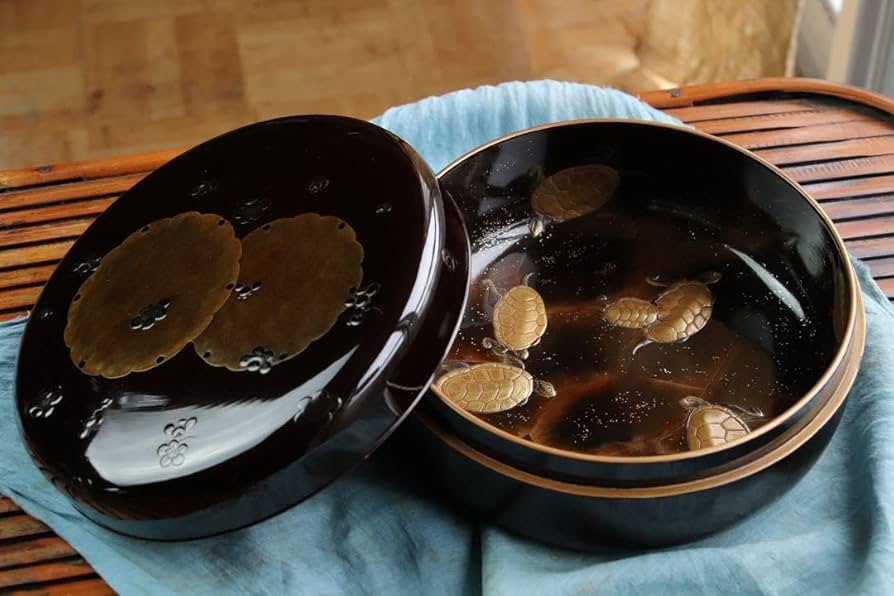 茶道具古い食籠雪輪に梅亀金蒔絵闇蒔絵木製菓子器梨子地漆器亀甲