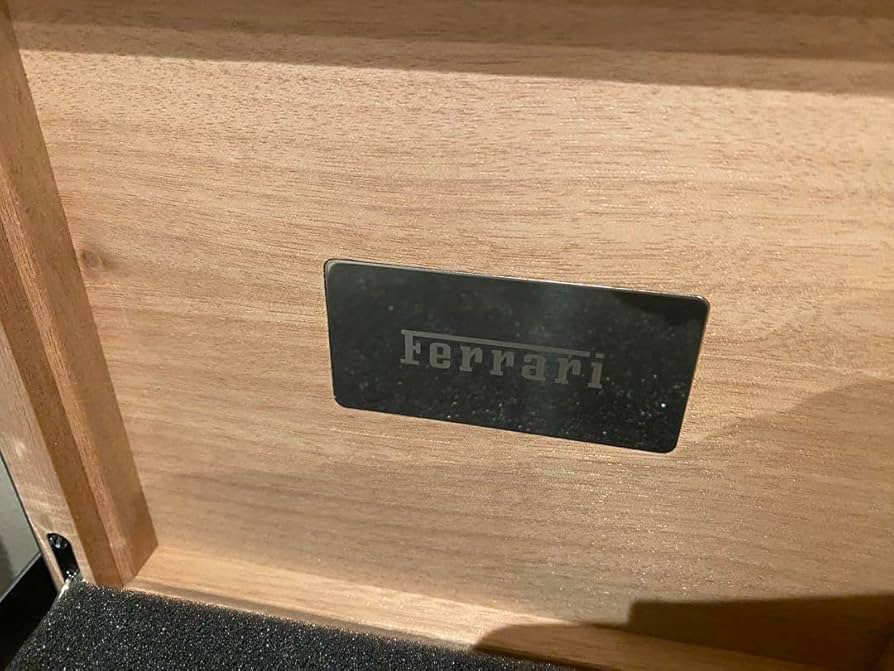 Amazon.co.jp: ferrari F8 spider キーボックス キーケース : 文房具