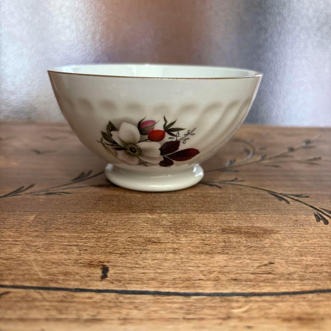 ディゴワンサルグミンヌ窯ステンシル花模様のカフェオレボウル（高さ