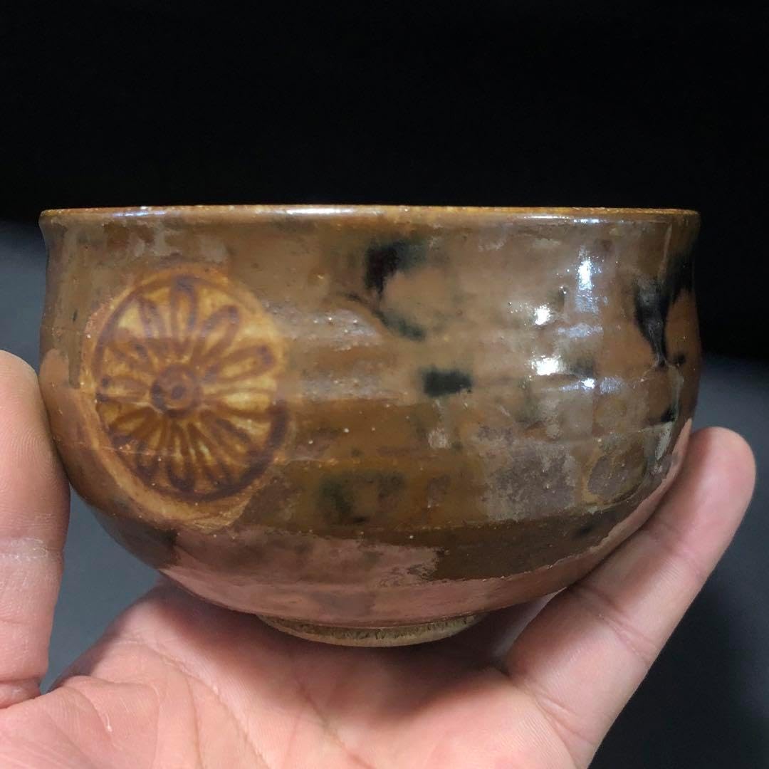 美しい古美術◇蔵から謎の紋様が描かれた小さくて可愛らしい