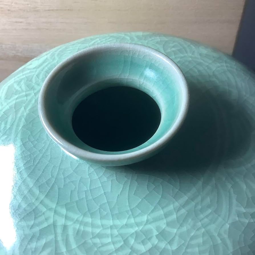 Amazon.co.jp: 韓国陶窯 東谷 金正黙 青磁象嵌雲鶴文梅瓶 花瓶 共箱