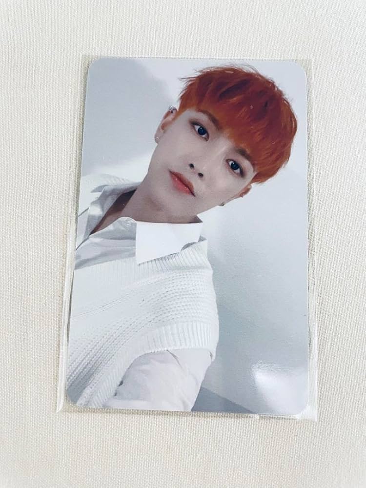 Amazon.co.jp: ATEEZ ホンジュン トレカ hello82 ver 2 Hongjoong