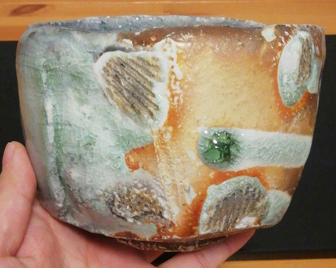 Amazon.co.jp: 高松俊人作 西山窯 伊賀焼 窯変 茶碗 共箱 共布 略歴付