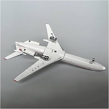 Amazon.co.jp: 航空機 1/400 スケールツポレフ TU-154B P-552 高麗航空