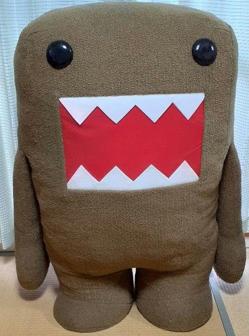 どーもくん ぬいぐるみ 抱き枕 全長70センチ