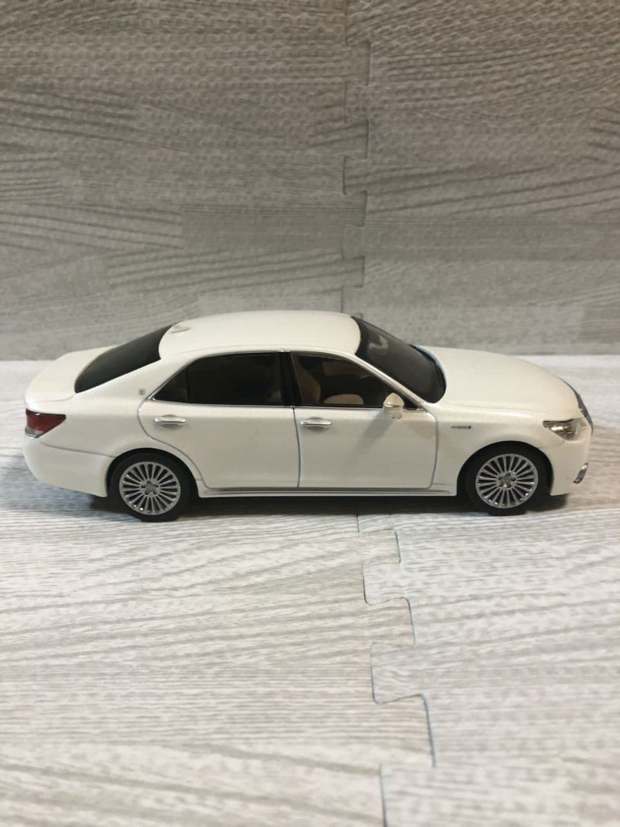 Amazon | 1/30 トヨタ クラウンマジェスタ カラーサンプル 非売品