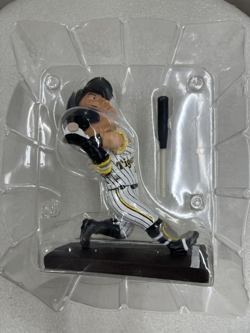 阪神タイガース ボブルヘッドフィギュア 佐藤輝明