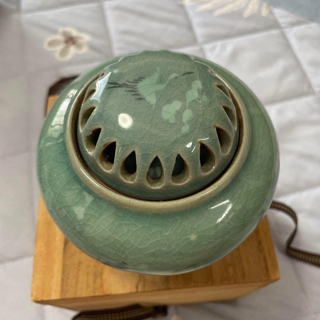 古作『大明宣徳年製』在銘 双耳（沖天耳）香炉 木箱付・香炉灰