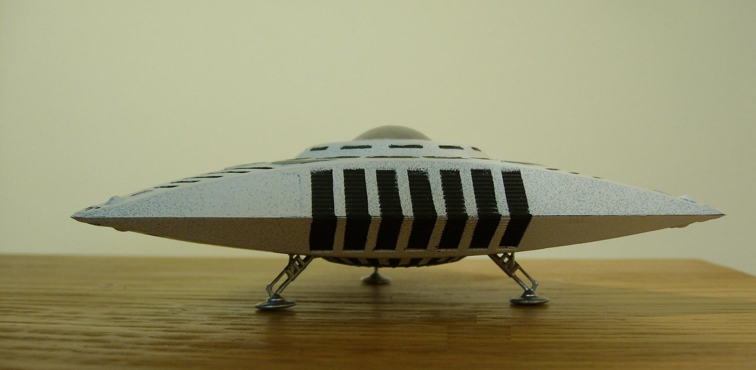 Amazon | アトランティスモデル AMC1002 TR-3E トライアングル U.F.O