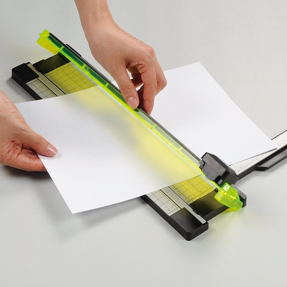 Amazon | カール事務器 裁断機 ペーパーカッター ライト A4対応 5枚