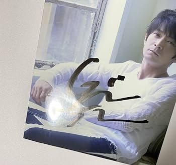 Amazon.co.jp: 津田健次郎 写真集 FLOWING 直筆サイン入り ブロマイド