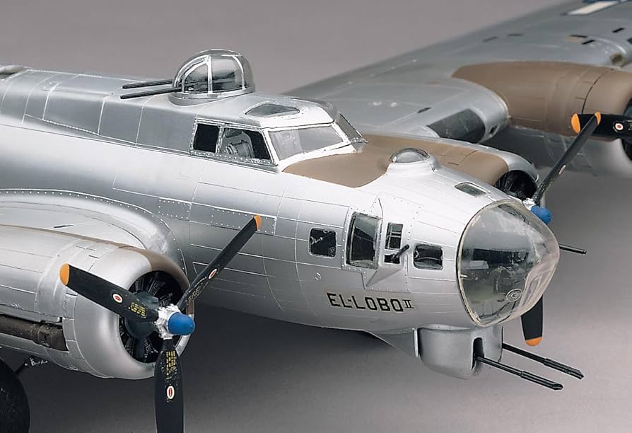 Amazon | アメリカレベル 1/48 B-17G フライングフォートレス