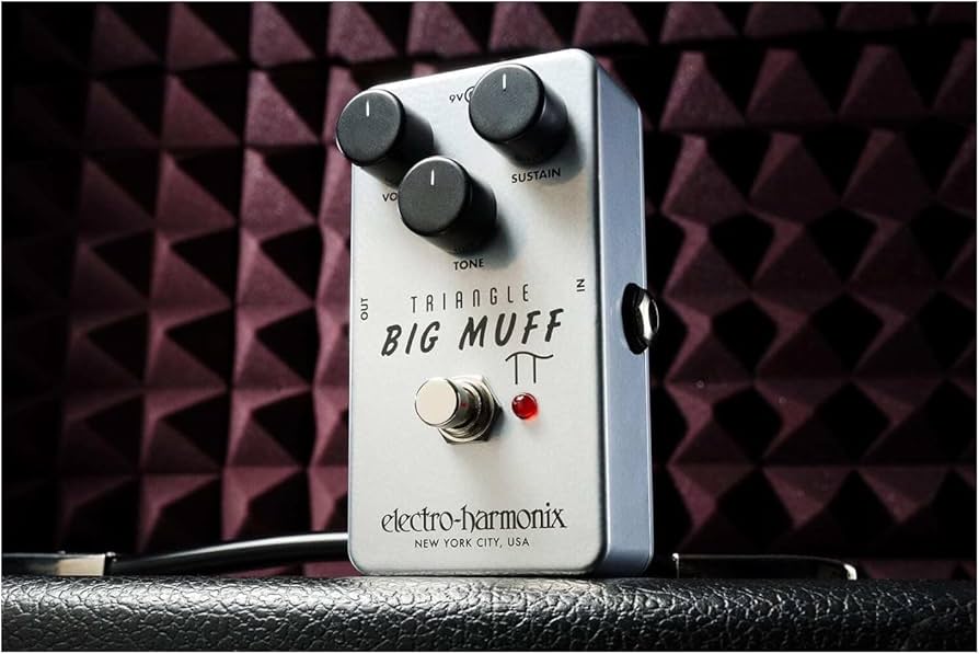 Amazon.com: Electro-Harmonix Triangle Big Muff Pi Fuzz Pedal