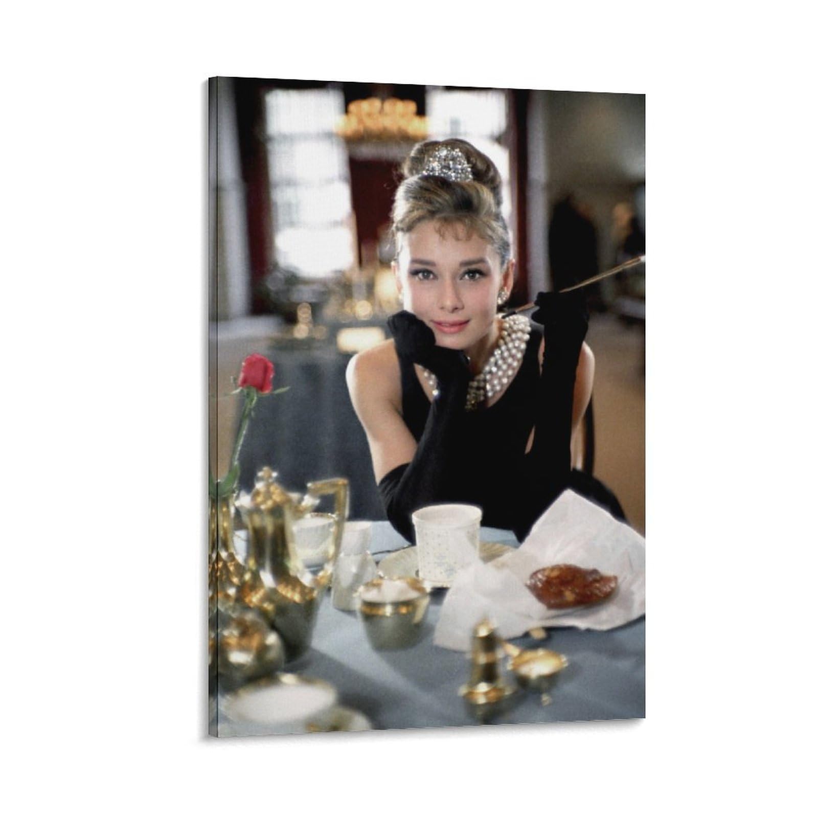 Amazon.co.jp: Audrey Hepburnオードリー・ヘプバーン《ティファニーで