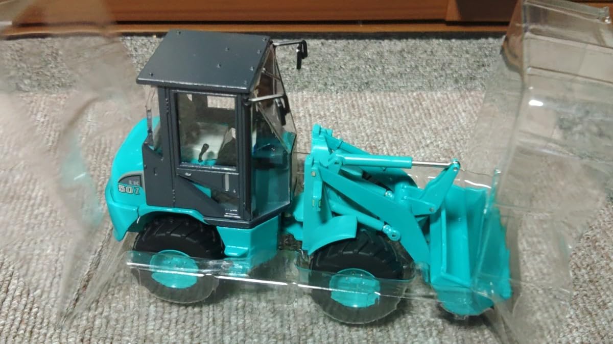 Amazon.co.jp: コベルコ 1/32 ミニ ホイールローダー LK 50 Z レア