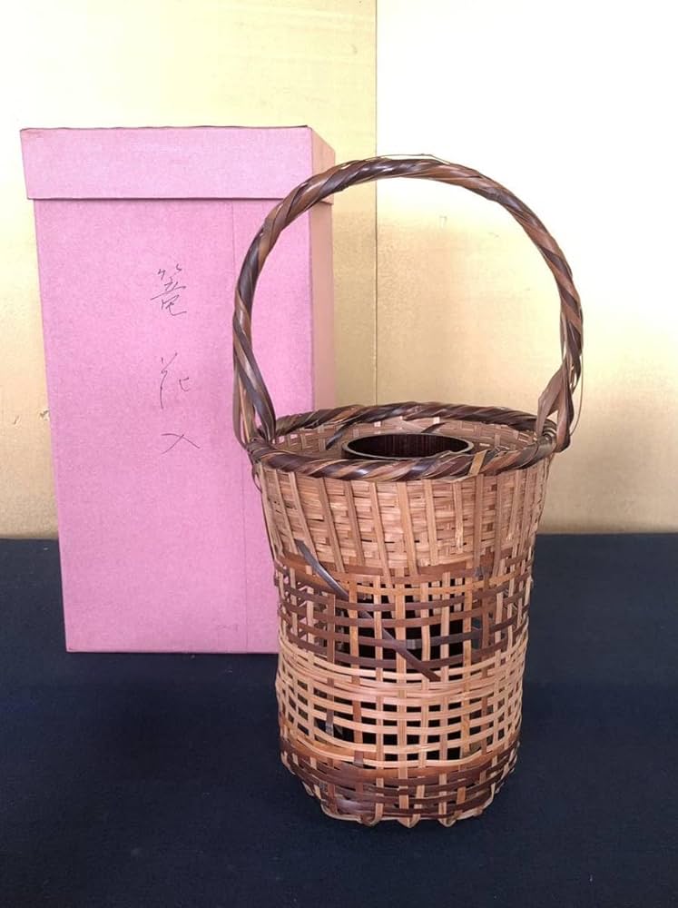 Amazon.co.jp: 茶道具竹編篭花入花器落とし付元箱（240119け2） 303