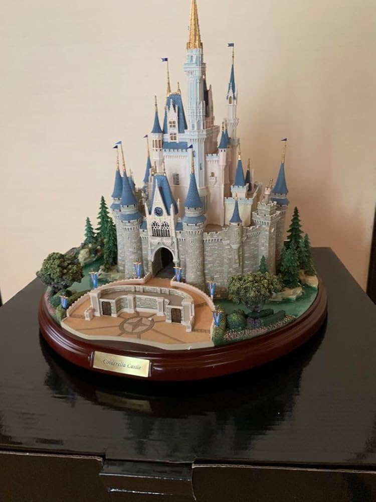 ディズニー眠れる森の美女の城 オルショウスキー フィギュア Olszewski