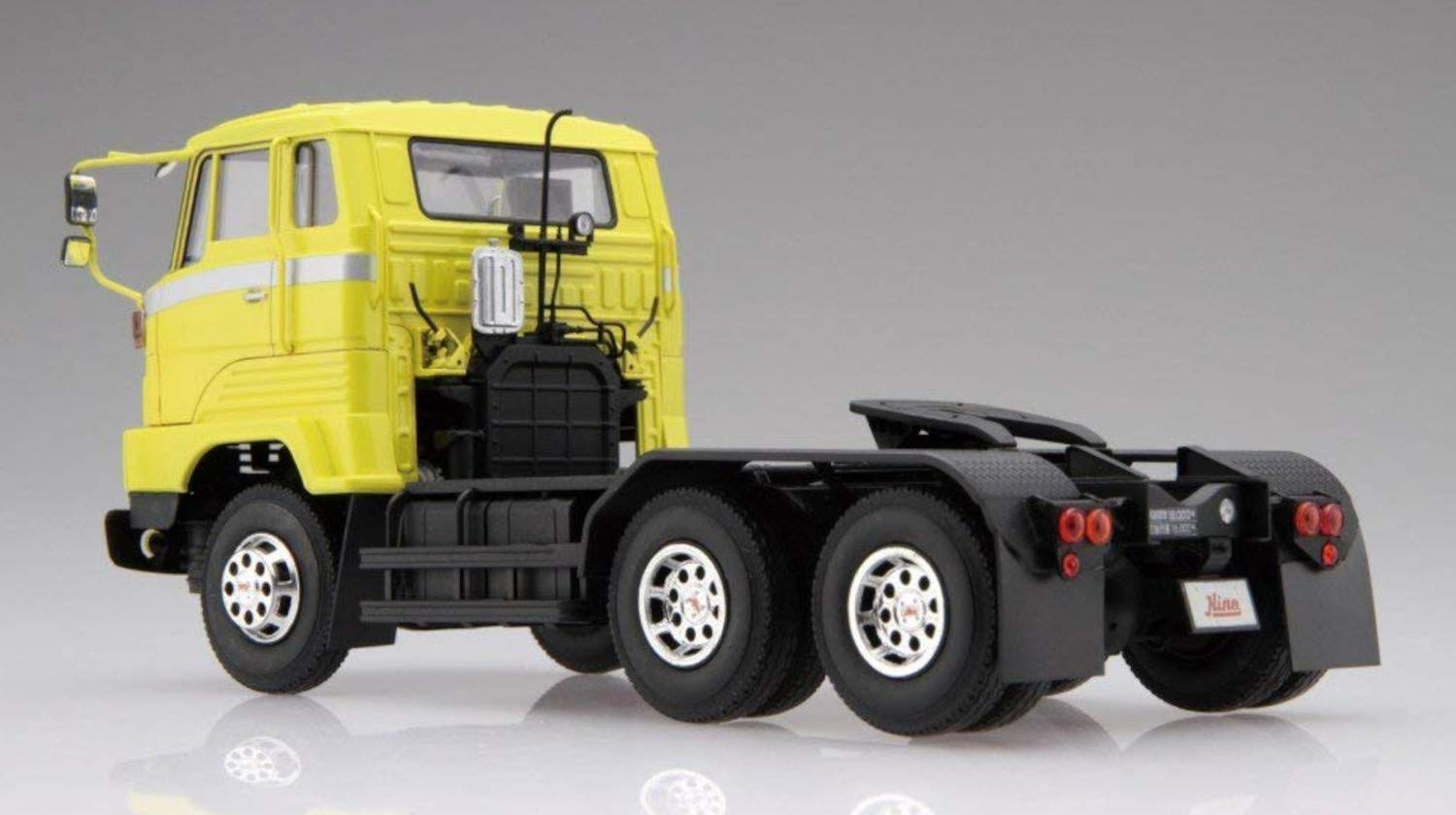 デコトラ‼️1/32☆日野HHトレーラーヘッド☆完成品☆