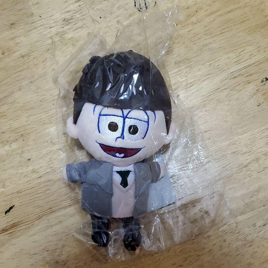 Amazon.co.jp: おそ松さん おきがえパラダイス ぬいぐるみ 18歳 一松