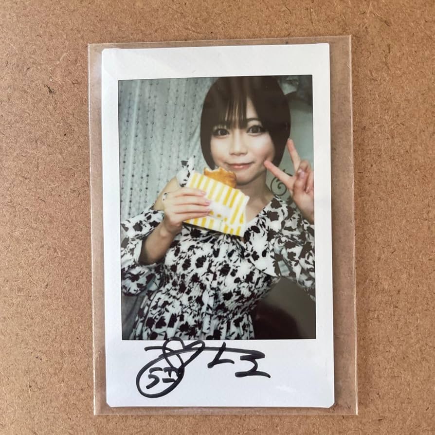 RT-115704 izna セビ 直筆 サイン チェキ izna セビ 直筆 サイン