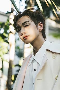 Amazon.com: 吉野北人1st写真集『As i』通常版(サイン入り特製写真応募