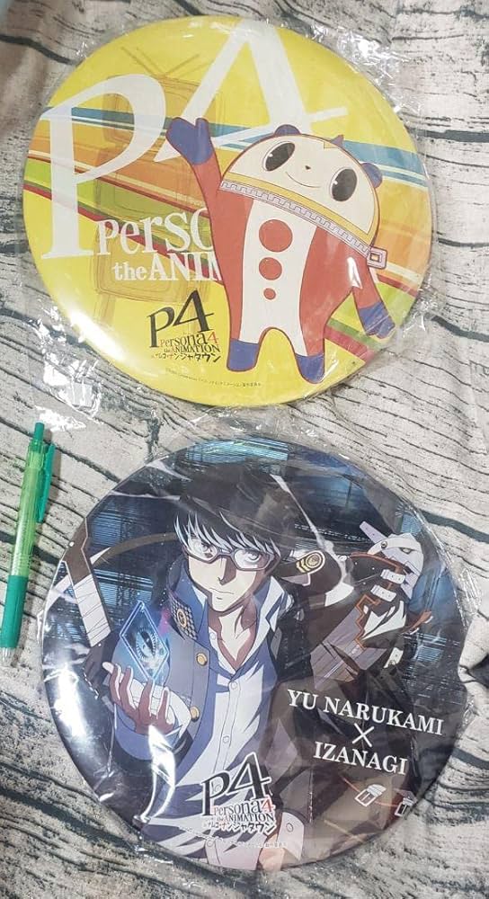 ペルソナ4 ナンジャタウン 特大缶バッジ 鳴上悠-リカちゃんストラップ