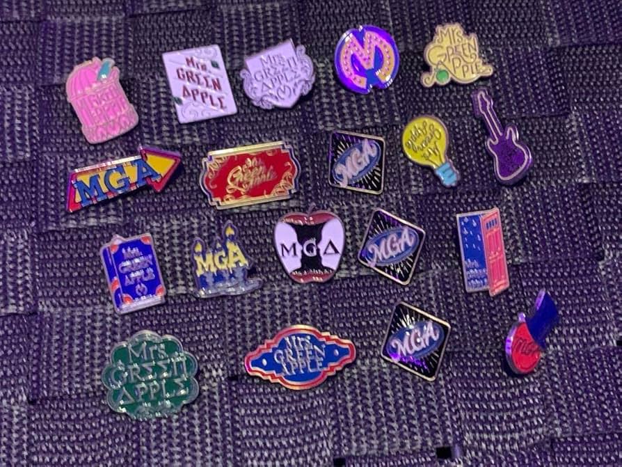 MrsGREENAPPLE希少缶バッジ MrsGREENAPPLE希少缶バッジ Amazon.co.jp