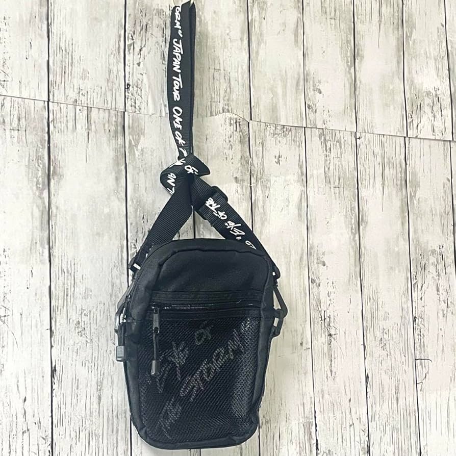 ONE OK ROCK ショルダーバッグ Amazon.co.jp: ONE OK ROCK ワンオク