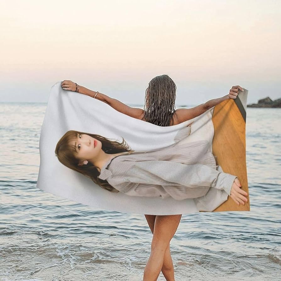 Amazon｜人気バスタオル秋元真夏ビーチタオル大判マイクロファイバー