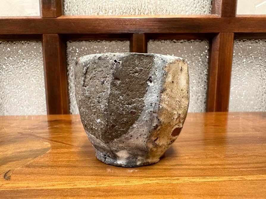 □唐津焼 丸田宗彦 黒唐津ぐい呑 共箱、共布、栞全揃い 逸品引出黒 #