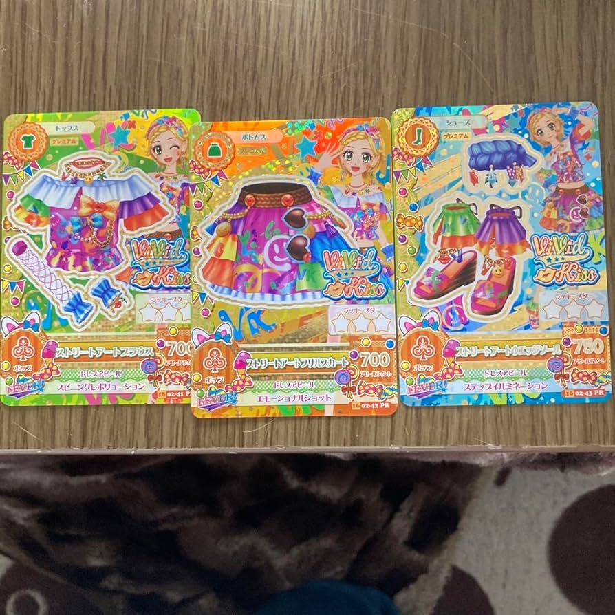 アイカツカード 117枚セット売り ビビットキスバインダー付き アイカツ