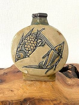 Amazon.co.jp: 壺屋焼 金城次郎長女 宮城須美子 魚紋花瓶 花入れ 沖縄